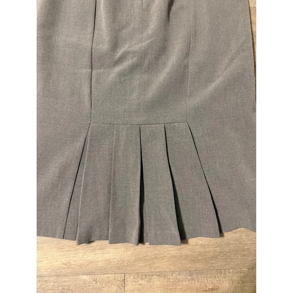 Worthington Gray Pleated Back Pencil Skirt Size 12 Career Office Wear Stretch
